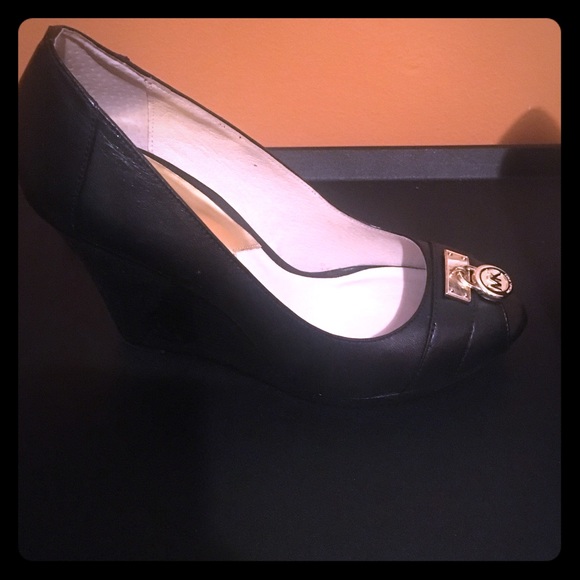 Michael Kors Wedge Heel - Picture 1 of 2